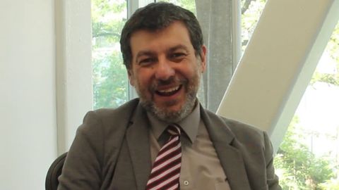 El reconocido historiador mexicano ��igo Fern�ndez.