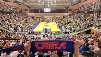 El Obradoiro ampliar� el aforo en el fondo de plazas port�tiles