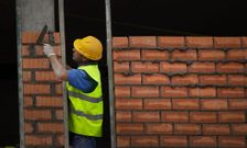 La construcci�n y la venta de pisos no vive sus mejores momentos en las comarcas.