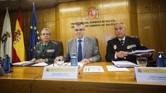 Alerta de virus. Un correo de una falsa Agencia Tributaria est� circulando estos d�as. Incluye el virus que encripta archivos, como advirtieron ayer el delegado del Gobierno, Santiago Villanueva, y los jefes de la Guardia Civil y de la Polic�a Nacional, en la foto. 