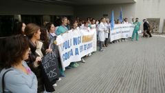 Protesta delante del HULA en la huelga de m�dicos el pasado mes de abril.