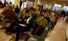 En la asamblea del PSOE de Ferrolterra, ayer en el centro c�vico de Neda, votaron 115 militantes.