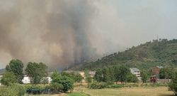 El fuego ha pasado la frontera hacia O Barco de Valdeorras y se acerca a los n�cleos de Alixo y Viloira