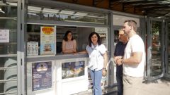 La alcaldesa de Lugo visit� el quiosco de la Praza Maior, ahora punto de informaci�n tur�stica y con ba�os p�blicos