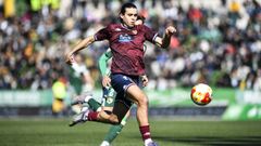 Compa, en carrera en el partido de este s�bado en C�ceres