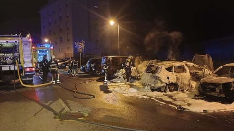 Veh�culos calcinados en Avil�s