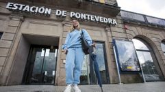 Pilar Franco, estudiante universitaria de Pontevedra que va todos los d�as desde su ciudad a Santiago en los trenes gratuitos. 