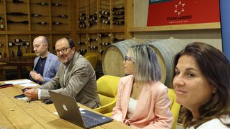 De izquierda a derecha Juan V�zquez, Celine P�rez y Marta Mac�as en Terra de Asorei