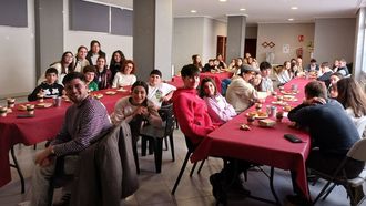 <span lang= gl >O faladoiro organizouse en pequenos grupos, no Centro de Promoci�n Social, en San Valent�n</span>