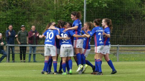 Real Oviedo Femenino Sardoma Gol Requexon.Las futbolistas azules celebran uno de los goles frente al Sardoma