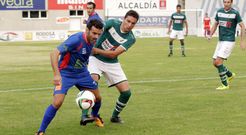 Mois�s adelanta su posici�n en varias ocasiones para acercarse al �rea de los rivales. 