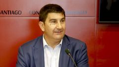 Pedro Blanco es uno de los que figuran en esa encuesta. En la imagen de archivo, en un acto en el Ayuntamiento de Santiago en su calidad de�delegado del Gobierno en Galicia.