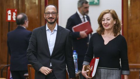 La presidenta del Congreso, Francina Armengol, y el vicepresidente primero, Alfonso Rodr�guez G�mez de Celis, llegan a la reuni�n de la Mesa del Congreso. 