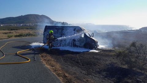 El incendio de la furgoneta extinguido en Valdovi�o