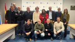 Representantes de la Consellera de Educacin, de la patronal y de los sindicatos de profesores posan tras el acuerdo para la jubilacin anticipada de los docentes de la escuela concertada