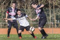 El Nant�n salv� un punto ante el Lira por un error del meta. 