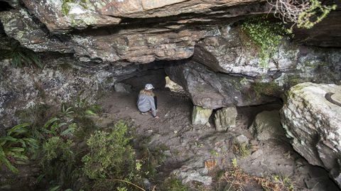 O vento que sopra a trav�s do t�nel avivaba o lume que se acend�a no seu interior para calcinar o mineral de ferro
