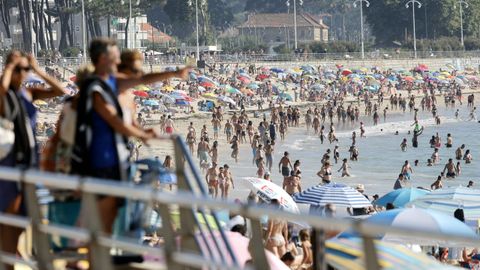 Aspecto de la playa de Samil� a la espera del eclipse