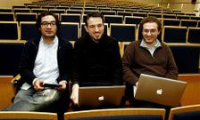 Esteban, Juan y Antonio, tras terminar la charla en la escuela de ingeniera de Santiago.