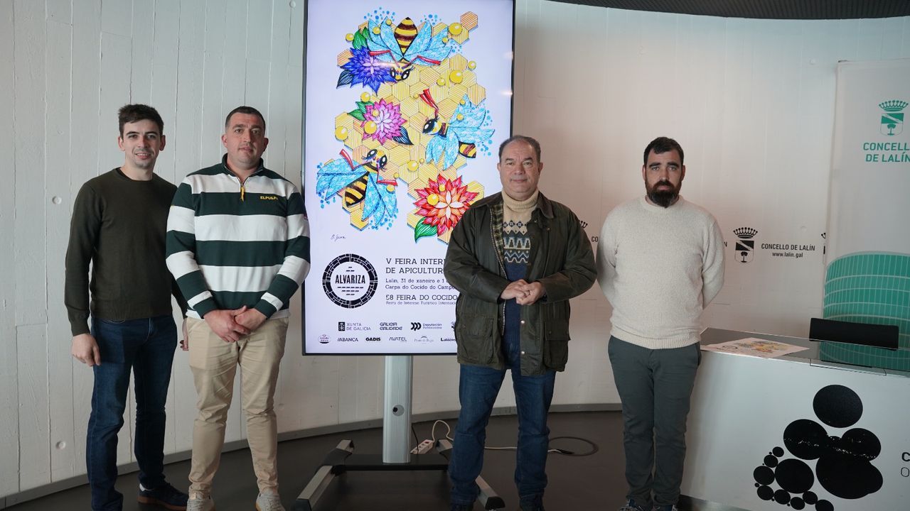 Medio centenar de expositores participan en Alvariza, la feria apícola de Lalín