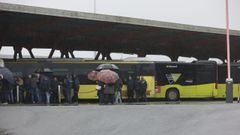 Los piquetes impiden la salida de autobuses urbanos en Santiago a primera hora