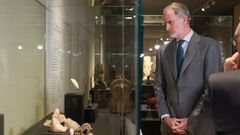 El Rey Felipe VI visita el pasado lunes la exposici�n 'La mitad del mundo. La mujer en el M�xico ind�gena' que se exhibe en el Museo Arqueol�gico Nacional (MAN), en Madrid.