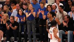 Taylor Swift y la��fila de los famosos� animan a los Knicks en las finales de la NBA