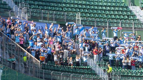Aficionados del Celta, en la grada visitante del Mart�nez Valero durante el duelo ante el Elche.