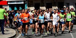 La salida de la categor�a absoluta (171 participantes) cambi� de sitio, del Recheo optaron por la carretera Ponteceso-Carballo.