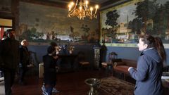 Visita al interior del pazo de Fefi��ns