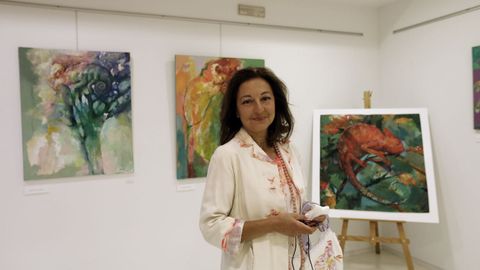 La artista Marieta Quesada, en la exposicin del espacio de arte de Roberto Verino