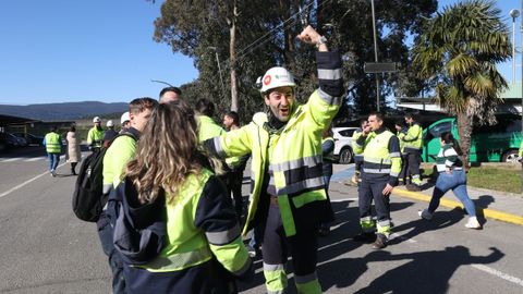 Trabajadores de Ence celebrando el dictamen del Supremo