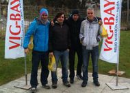 Carlos, primero por la izquierda, junto a su amigo Chadi, segundo por la izquierda, su t�o y su primo.