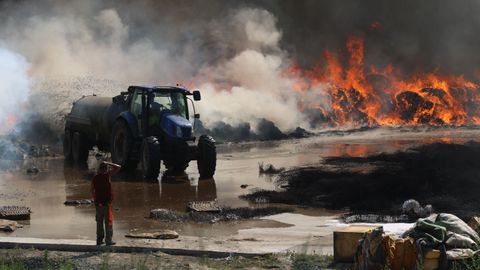El fuego ya est controlado, pero gener una espectacular humareda