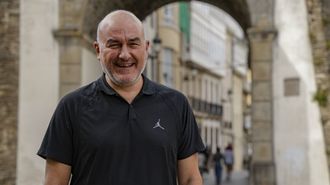 Jaume Ponsarnau, primer entrenador del Bilbao Basket, en Lugo.
