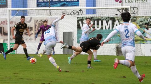 El Boiro logr� su cuarta victoria consecutiva, tras la lograda ante el Arosa antes del par�n navide�o (en la imagen).