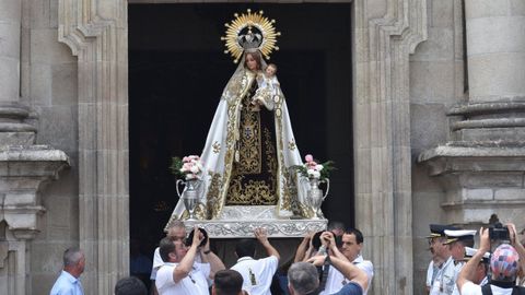 Arranca una de las procesiones de la Virgen del Carmen