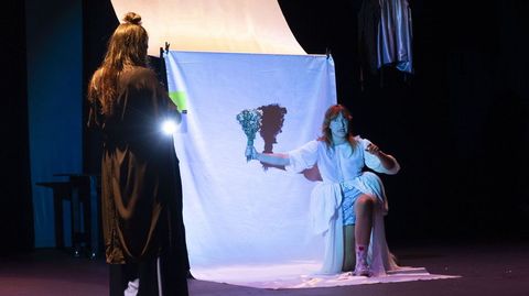 Carlota e Compa��a, na escenificaci�n da peza este xoves. 