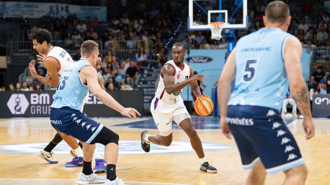Agada, que reparti� siete asistencias, firm� un buen partido en Andorra
