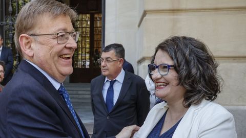 El presidente de la Generalitat valenciana, Ximo Puig, con la vicepresidenta, M�nica Oltra.