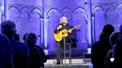 A emoci�n percorreu o recital de Amancio Prada en Bonaval, que se encheu con 400 espectadores nunha actuaci�n memorable