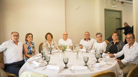 Comida jubilados de Agui�o en restauraci�n Chicolino, Boiro