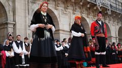 La alcaldesa de Lugo junto a los ediles del BNG Maite Ferreiro y Rub�n Arroxo en el Domingo das Mozas del 2019