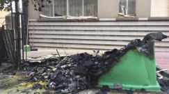 Contenedores quemados de madrugada en la calle Calvo Sotelo, de Ribadeo