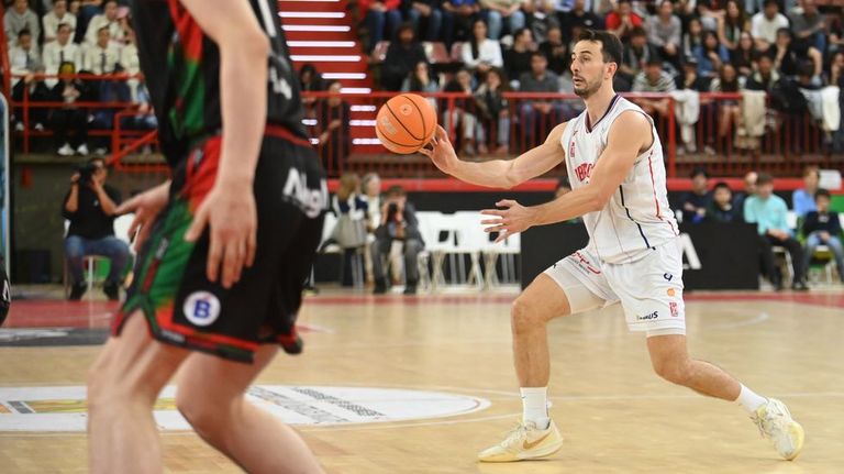 Leo Westermann anot� 9 de sus 11 puntos en el primer cuarto ante el Cantabria.