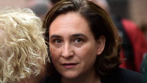 Colau cree que Rajoy debe dimitir por �cobarde� y se�ala que hay �mayor�as alternativas� al PP