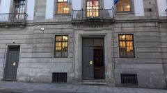 Entrada de la Audiencia de Pontevedra