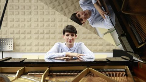 Romeu Tembr�s S�nchez ten unha das mellores notas de Galicia se inclu�mos as optativas da PAU. Na proba xeral e obrigatoria, empatou co resultado m�is alto en Galicia con outras d�as alumnas da Coru�a