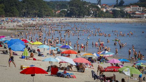 La playa de Barraña, en Boiro, a rebosar