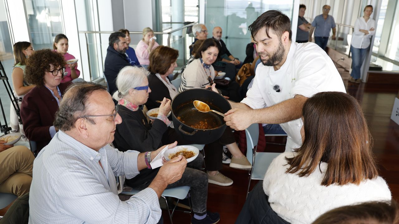 El chef Alberte Gutiérrez despliega sus «gracias» culinarias en Cociña Capital